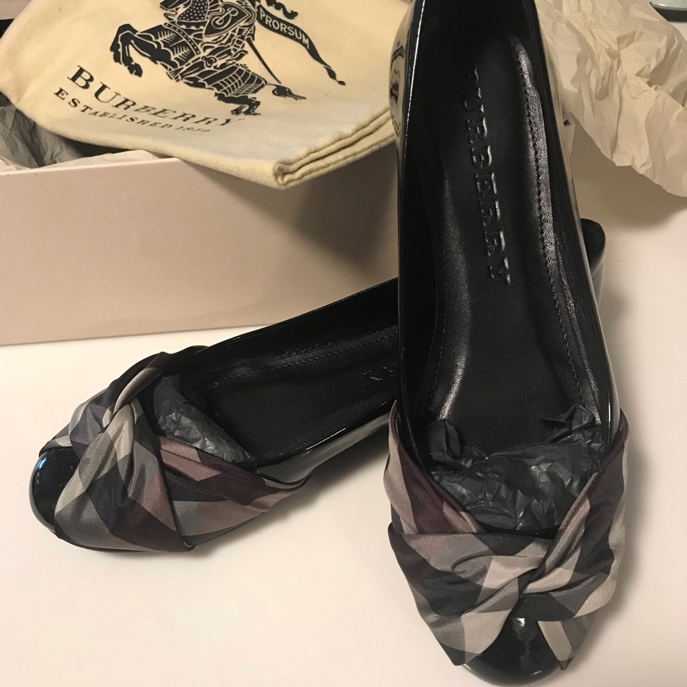 COPY - Burberry Black Patent Nova Ballet Flat size 37.5
